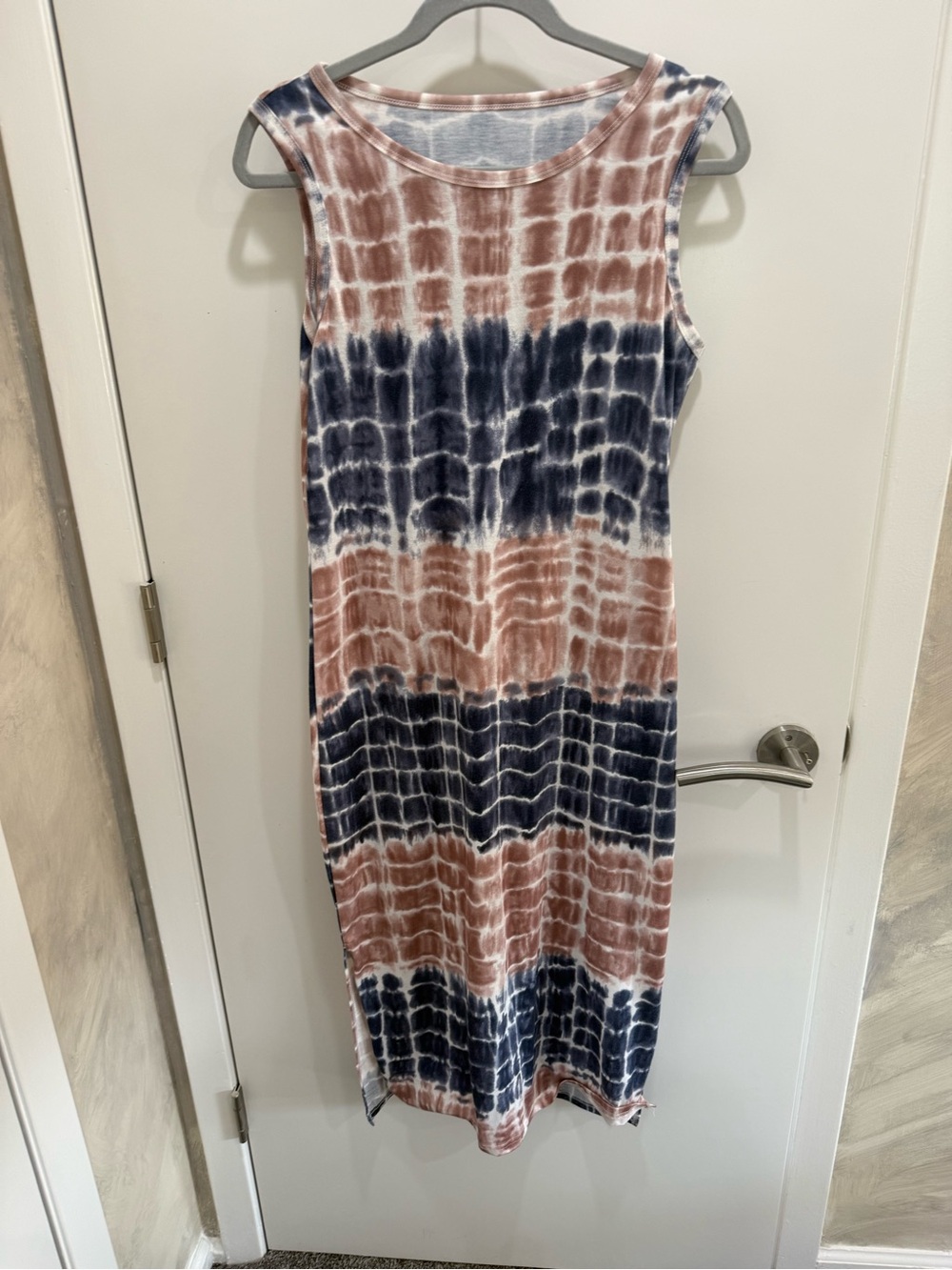 Sleeveless Tie-Dye Midi Dress in Navy and Mauve